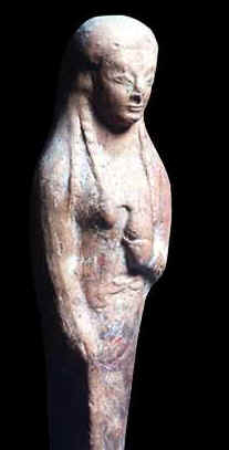 Figura in terracotta che rappresenta una dea che tiene in mano una colomba