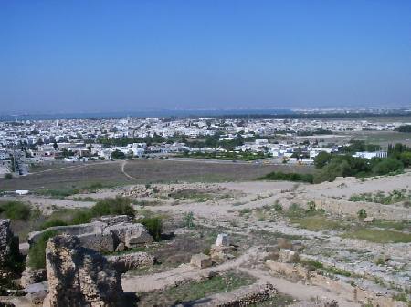 Il golfo e la città di Tunisi che si stende ai piedi dell'antica Cartagine