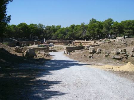 Strada di accesso che porta all'anfiteatro di Cartagine