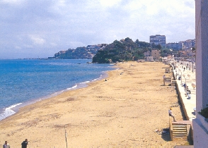 Vista della spiaggia di Ippona