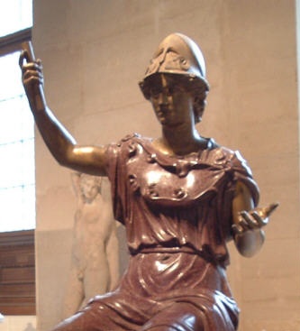Louvre a Parigi: statua di Minerva
