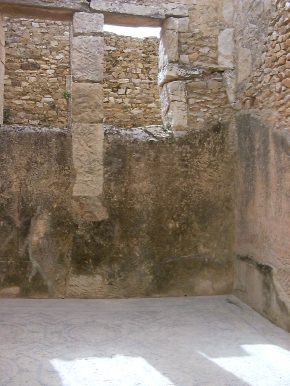 Camera ipogea con mosaici geometrici della Casa di Amphitrite