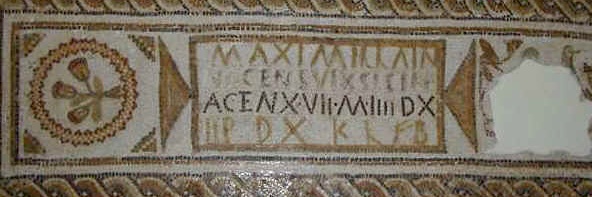 Mosaico funerario che riporta l'epitaffio di una certa MAXIMILLA da Curubis oggi al Museo del Bardo
