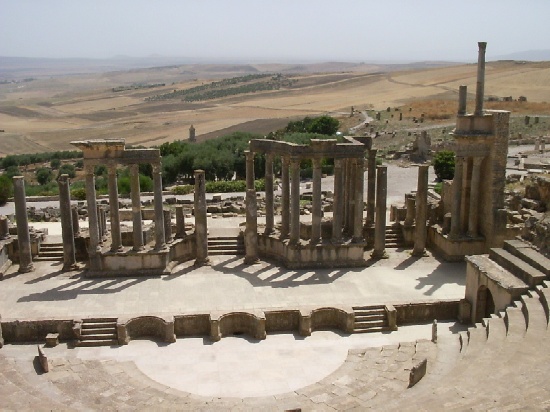 La straordinaria scenografia del Teatro romano