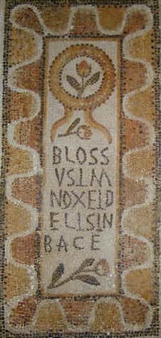 Mosaico funerario cristiano proveniente da Fumos apparteneva alla tomba di un bambino di nome BLOSSUS oggi al Museo del Bardo