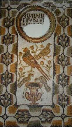 Mosaico tombale che porta l'epitaffio del vescovo Flavius Vitalis oggi al Museo del Bardo
