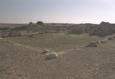 L'ampia superficie di un tempio con i suoi resti 