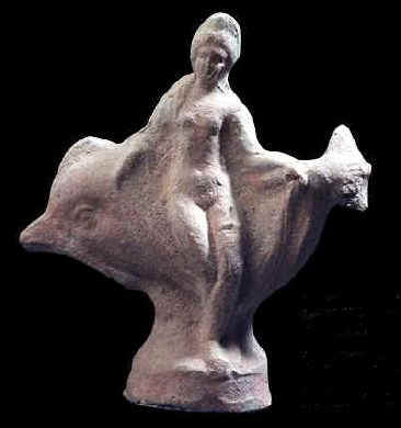 Statuetta in terracotta che raffigura la dea Venere seduta su un delfino: al Museo del Bardo
