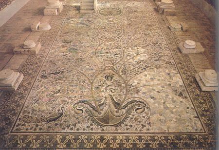 Mosaico del pavimento della basilica cristiana di Sabratha