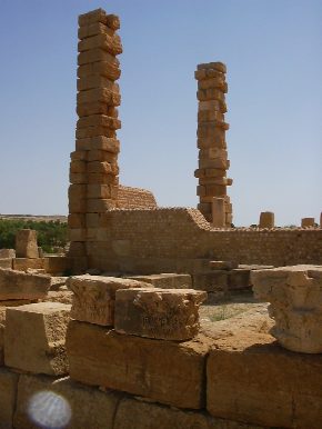 Resti dei muri della chiesa di Servus 