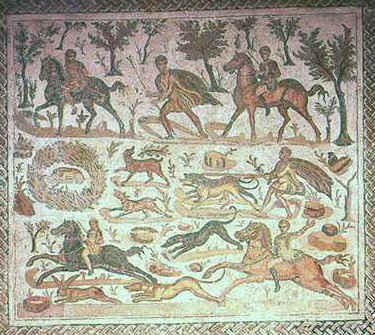 Pavimento di mosaico distribuito su tre registri che narrano scene di caccia