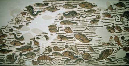 Mosaico che raffigura scene marine