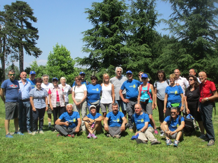 Alcuni dei pellegrini nel parco rus Cassiciacum