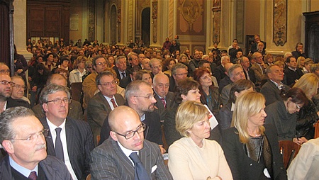 Il pubblico presente all'incontro con mons. Rino Fisichella, l'on. Maurizio Lupi e l'attore Alessandro Preziosi