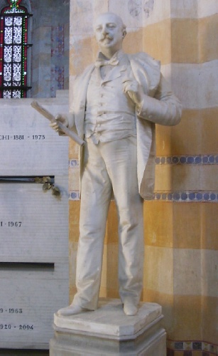 Statua dell'architetto Giovanni Ceruti nel Sepolcreto di san Salvatore