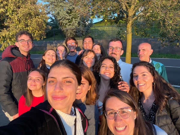 Foto di gruppo al tramonto del sole alla Pieguzza