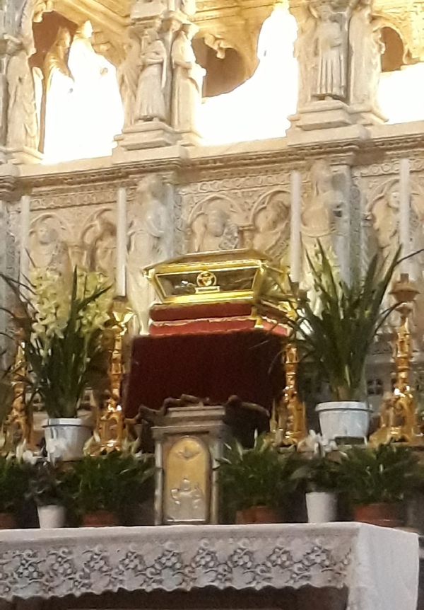 L'urna con i resti di sant'Agostino in san Pietro in Ciel d'Oro