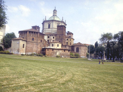  Milano: il complesso della Basilica di san Lorenzo 