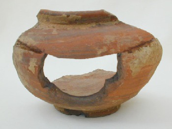 Vaso frammentario in argilla di et romana proveniente dalla localit Pieguzza di Cassago