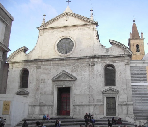 La facciata della chiesa di santa Maria del Popolo