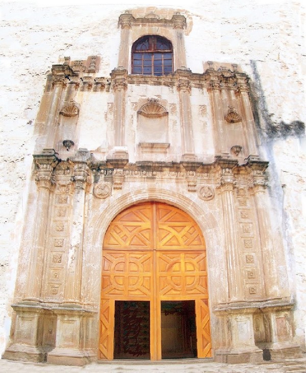 La facciata in stile plateresco della chiesa agostiniana di Atotonilco