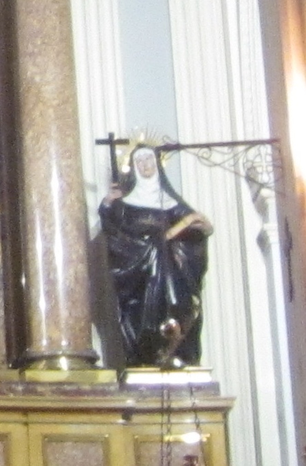 Santa Monica statua sull'altare della chiesa madrilena de l'Encarnacion