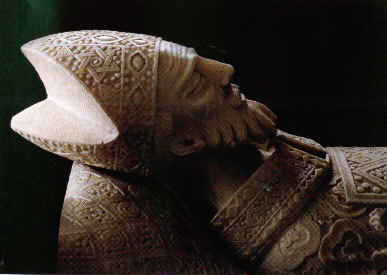Agostino riposa nella pace eterna, scultura dell'Arca di sant'Agostino in san Pietro in Ciel d'Oro a Pavia