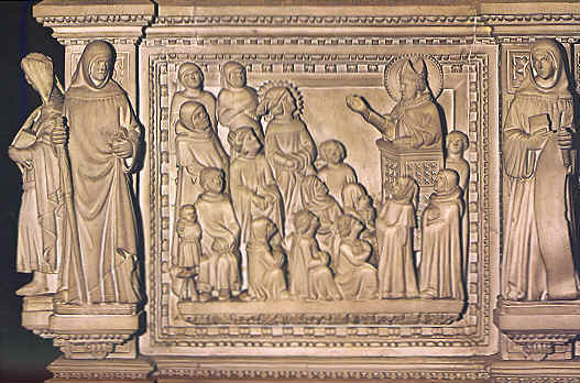 Agostino e Alipio ascoltano le prediche di Ambrogio, scultura dell'Arca di sant'Agostino in san Pietro in Ciel d'Oro a Pavia