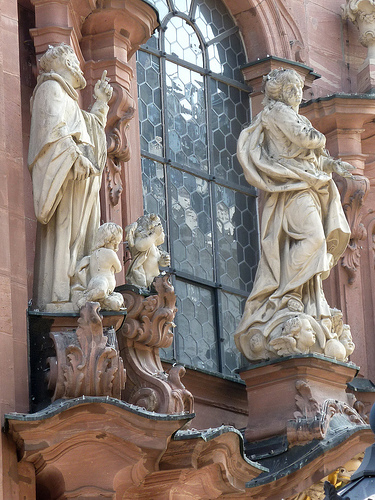 Sant'Agostino vescovo e la Vergine incoronata