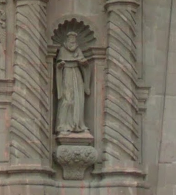 Statua di sant'Agostino in una nicchia del portale della chiesa di sant'Agostino a Queretaro