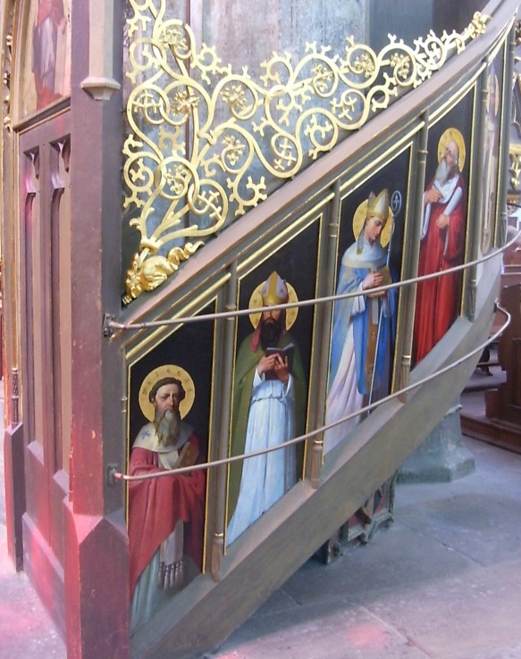 L'ambone con la teoria di santi a Praga, Kostel Panny Marie pred Tynem