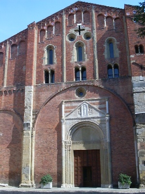 La basilica di san Pietro in Ciel d'Oro a Pavia dove riposano le spoglie di sant'Agostino