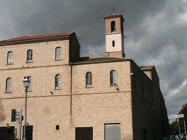 Immagine dell'interno della chiesa di sant'Agostino a Tortoreto