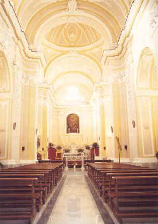 Interno della chiesa di S. Annunziata a Montoro Inferiore