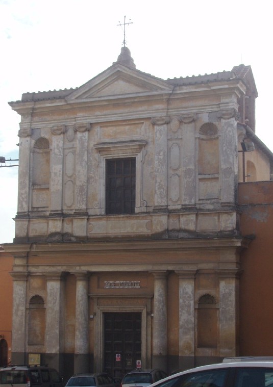 Facciata della chiesa a Genzano
