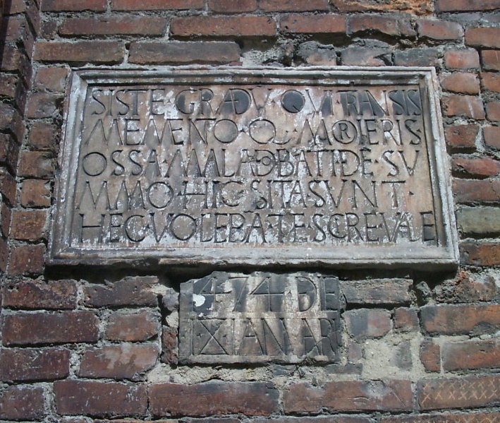 Lapide sulla facciata della chiesa di S. Agostino a Cremona