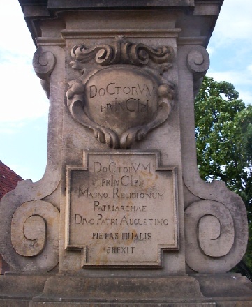 Agostino il Principe dei Dottori lapide commemorativa sul ponte S. Carlo a Praga