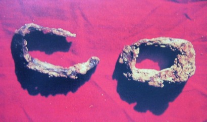 Anelli (monili ?) in ferro dalle tombe di Oriano