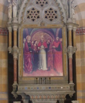 La pala d'altare della cappella con una riproduzione dello Sposalizio della Vergine del Fiammenghino