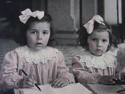1950: due bambine all'asilo infantile