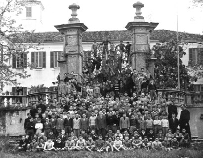 1960: i ragazzi dell'istituto guanelliano di S. Antonio di Cassago
