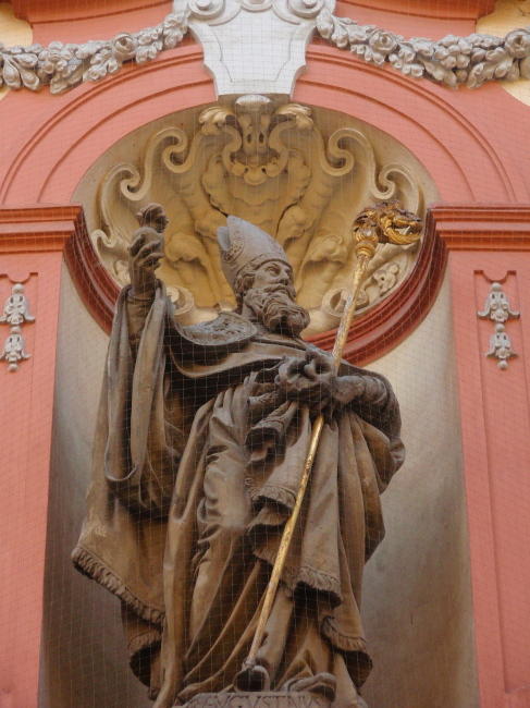 Agostino di Ippona: statua a Praga