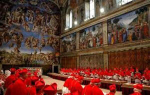 Cardinali riuniti a conclave nella Cappella Sistina