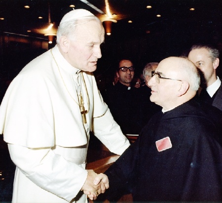 Agostino Trapé con Giovanni Paolo II a Roma nel 1982
