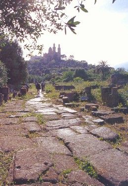  La strada romana che conduce alla Basilca di sant'Agostino a Ippona 