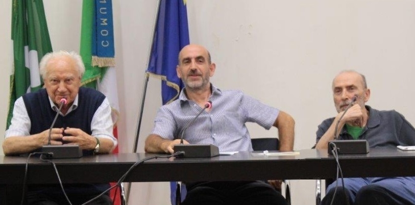 Il relatore Luigi Beretta fra Mario Colnago (a sinistra) e p. Giancarlo Ceriotti OSA