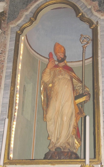 Immagine della statua di sant'Agostino nella omonima Cappella a Cassago