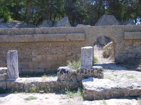 Una delle entrate laterali alla cavea dell'anfiteatro di Cartagine