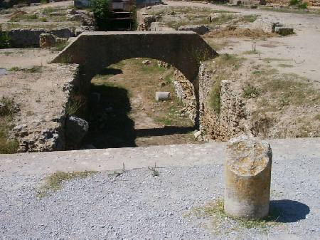 Struttura dei sotterranei della cavea riservata agli attori dello spettacolo