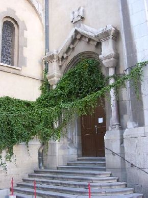 Entrata laterale della basilica di san Vincenzo
